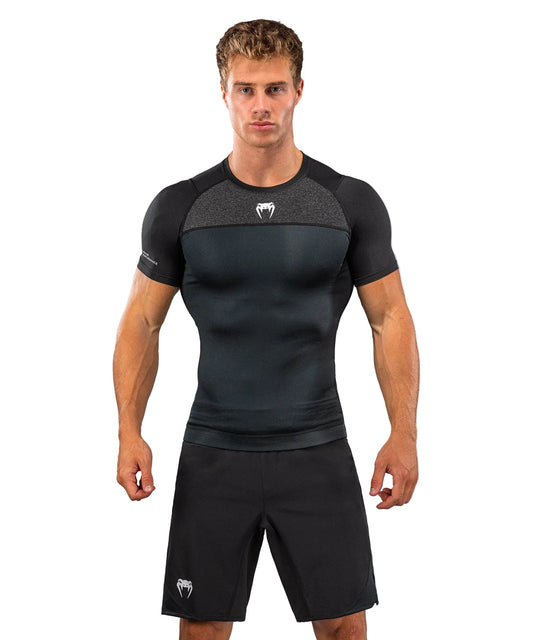 Venum G-Fit Scale Short Sleeve Rashguard Zwart